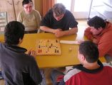 Betreute Mitarbeiter beim Spielen