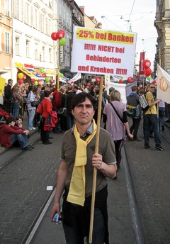 Mitarbeiter der Tageswerkstätte bei der Demo